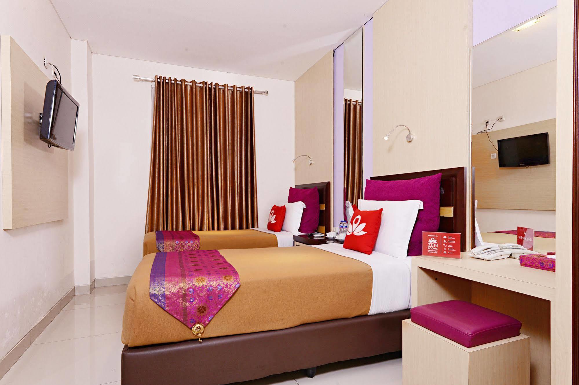 Zen Rooms Riau Natuna Бандунг Экстерьер фото