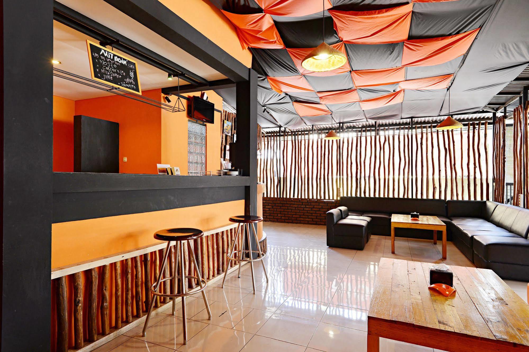 Zen Rooms Riau Natuna Бандунг Экстерьер фото