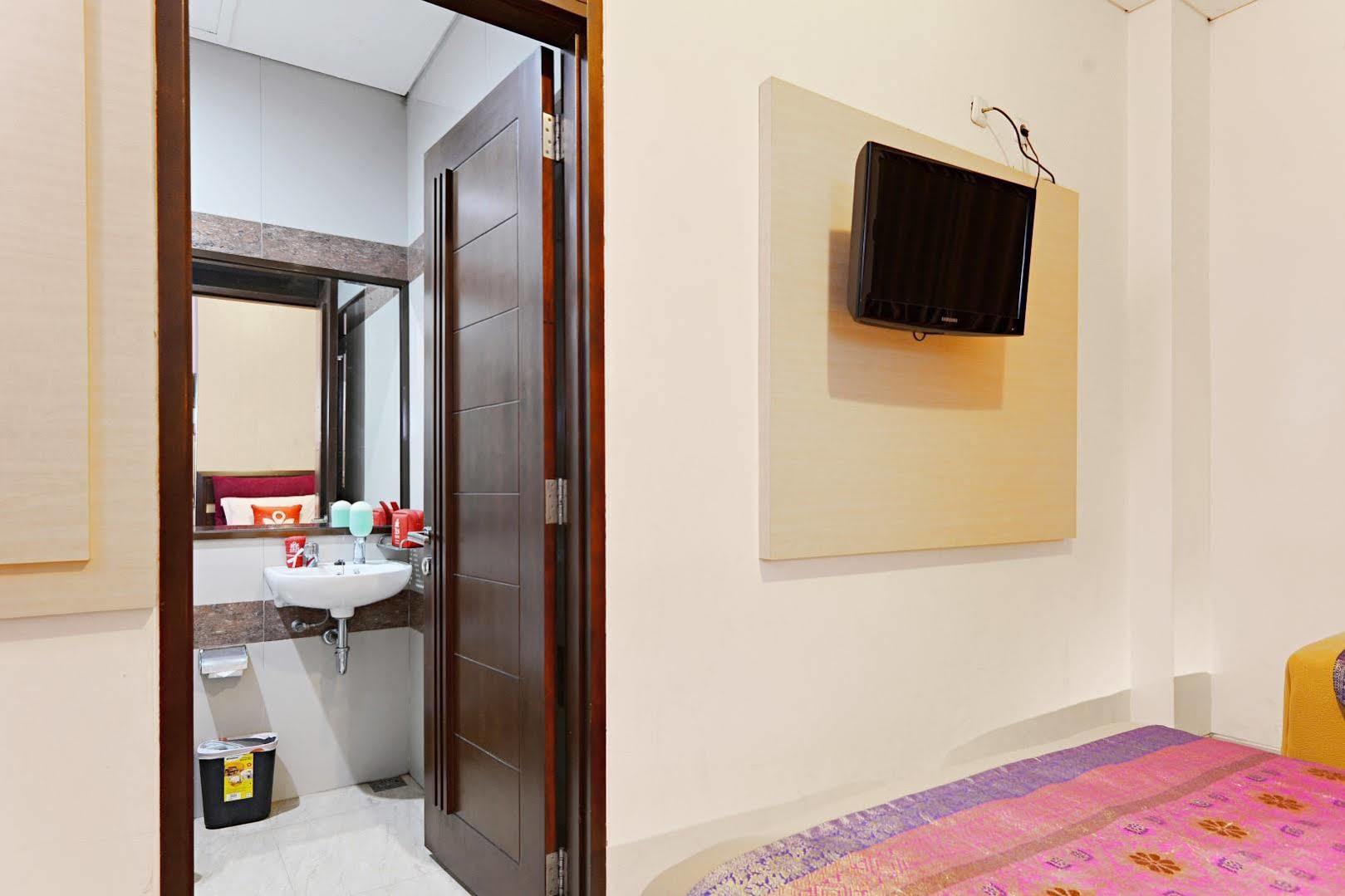 Zen Rooms Riau Natuna Бандунг Экстерьер фото